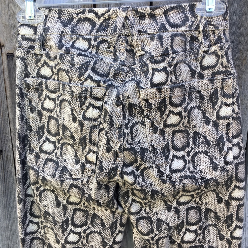 NWT Good American Good Legs Snake Print Jean Black Cream 2 - Picture 10 of 13